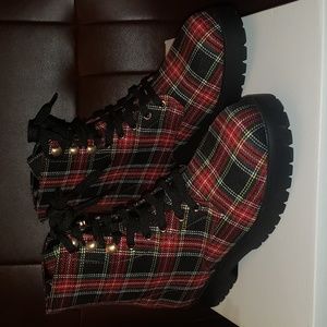 NEW IN BOX BAMBOO PLAID BOOTS